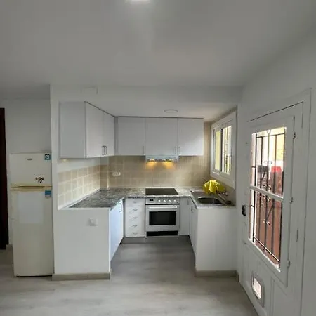 Apartamento Renovado Con Patio *